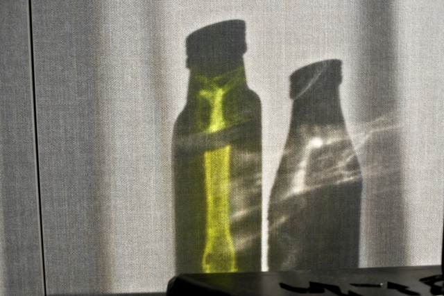 瓶の影